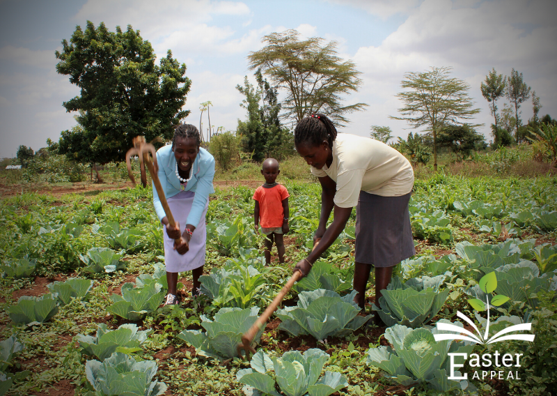 Emmah Resiano Kirobi, participant in SAWA project, with Nasha (project trainer)